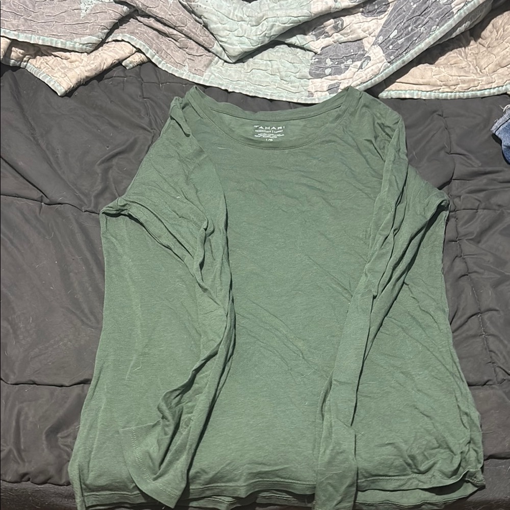 Tahari Green Long Sleeve Relaxed Tee